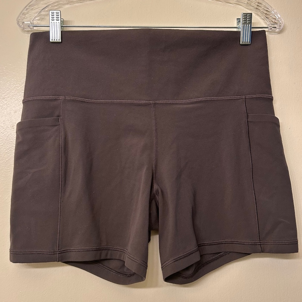 Athleta Salutation Stash High Rise 5" Short